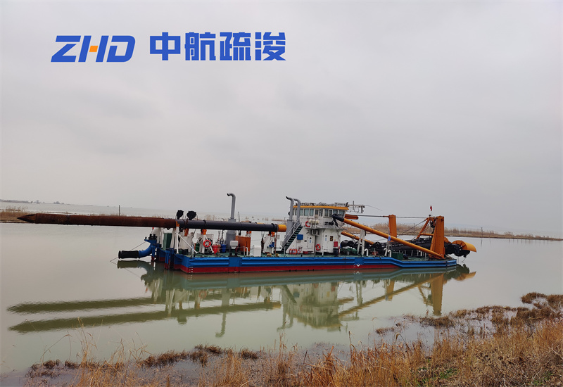 绞吸式挖泥船