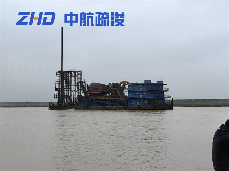 钻探式抽沙船