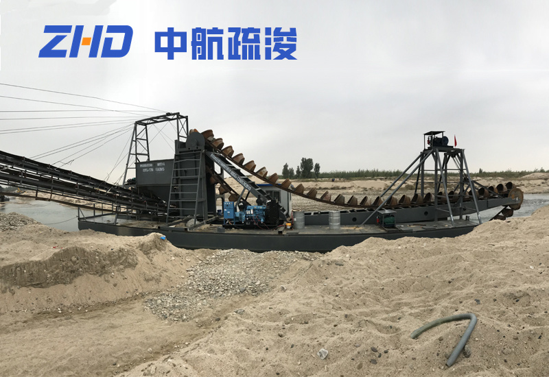 链斗式挖沙船