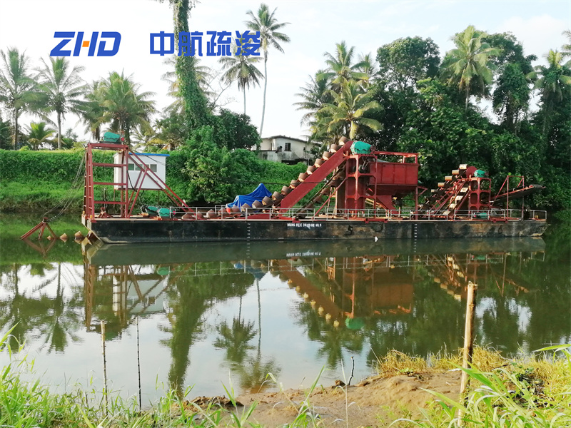 链斗式挖沙船